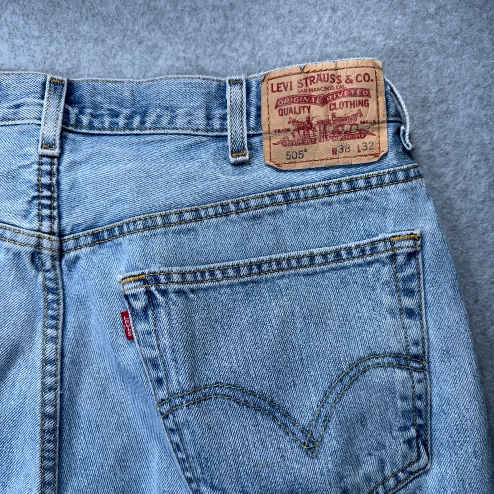 Levi's 505 Regular Fit Jeans Mens 36x32 Y2K Light Wash Blue Straight Leg Denim - Picture 3 of 11
